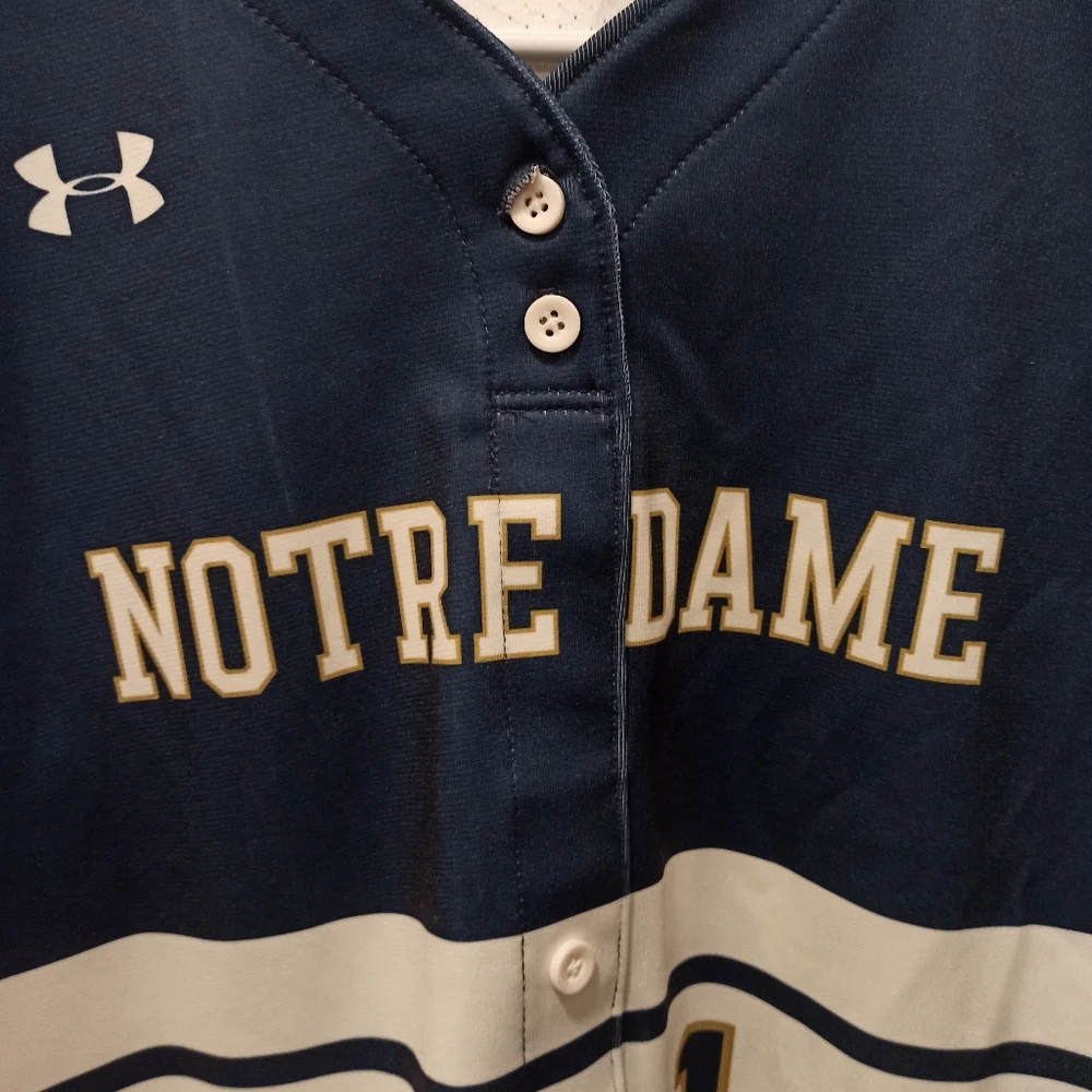 Under armour women's Short sleeve bottom down shirt. Size medium - Picture 5 of 11